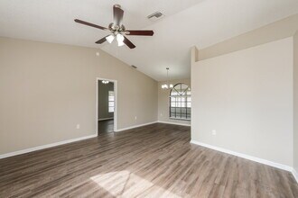 8823 Gum Tree Ave in New Port Richey, FL - Building Photo - Building Photo