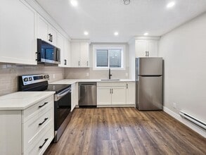 2614R-26128 Avenue SW in Calgary, AB - Building Photo - Building Photo