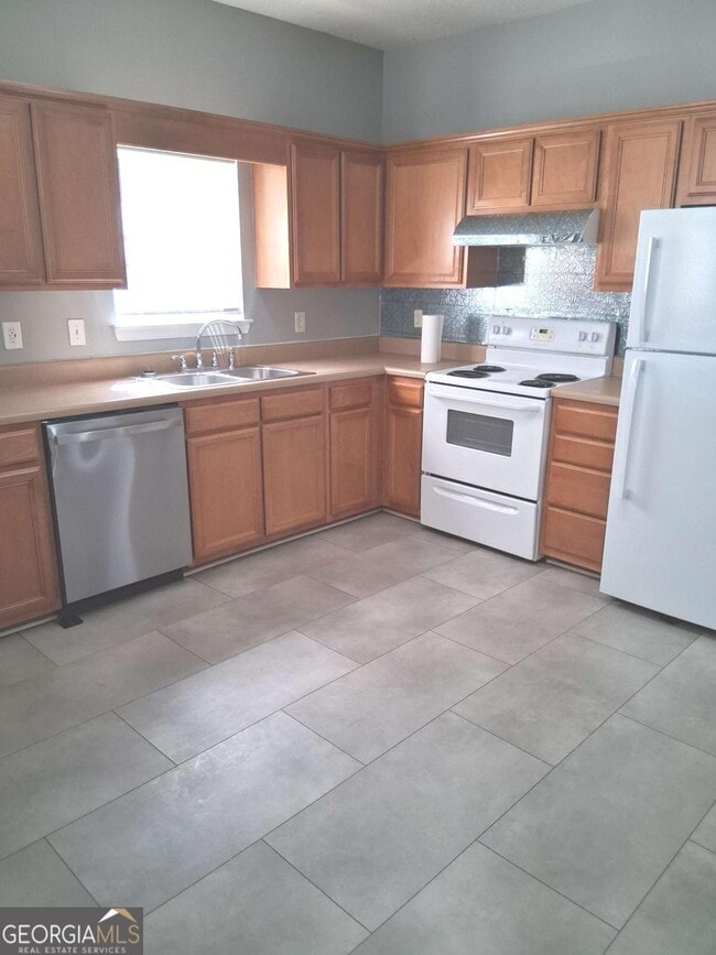 132 Hawkeye Ln NW in Conyers, GA - Foto de edificio - Building Photo