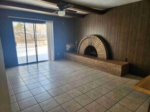 2318 Calle Pacifico in Santa Fe, NM - Foto de edificio - Building Photo