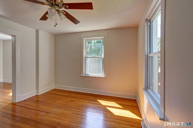 12 Addison Rd in Glastonbury, CT - Building Photo - Building Photo