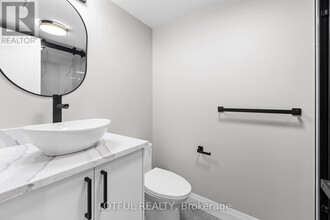 461 Tweedsmuir Ave in Ottawa, ON - Building Photo - Building Photo