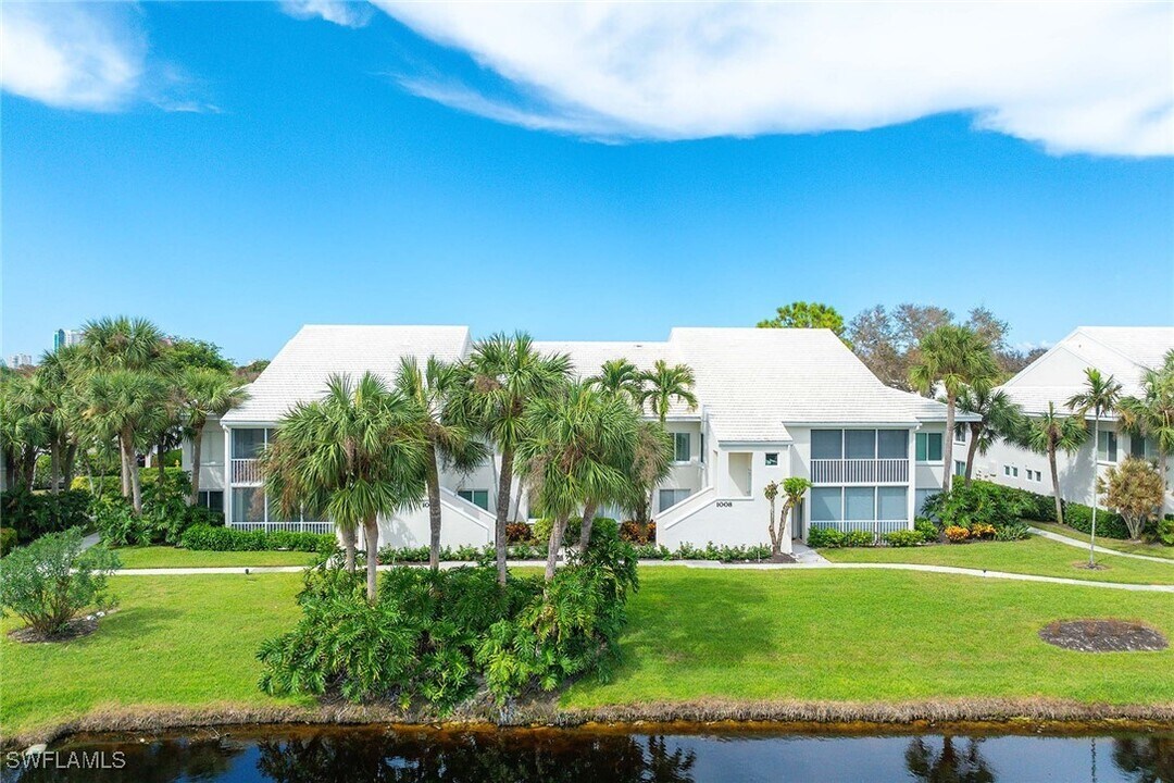 768 Willowbrook Dr in Naples, FL - Building Photo