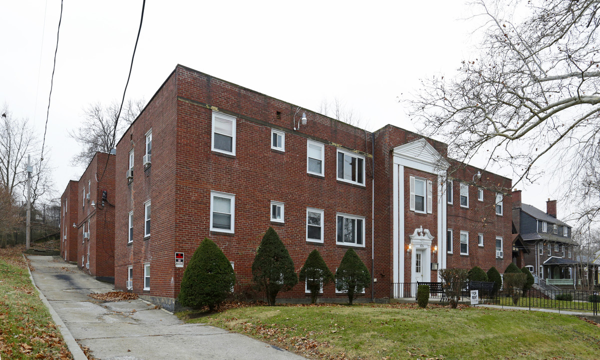 5636 Forbes Ave in Pittsburgh, PA - Foto de edificio