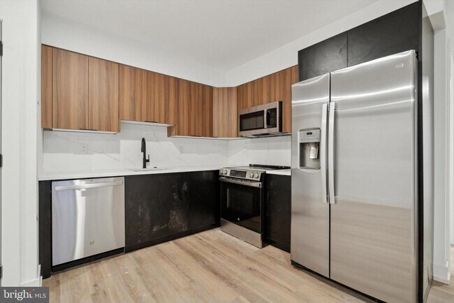 property at 808 N 3rd St