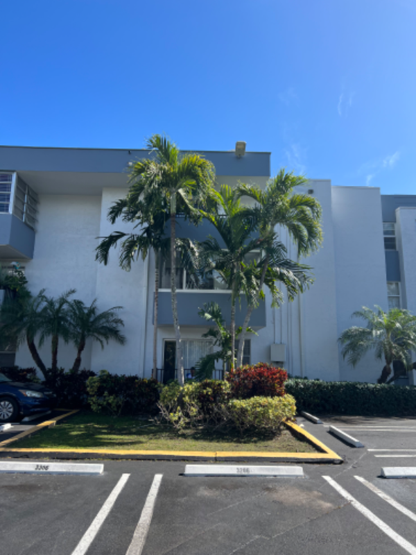 2498 SW 17th Ave in Miami, FL - Building Photo - Building Photo