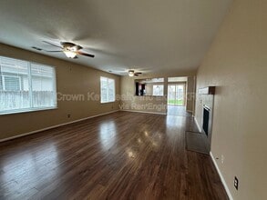 2568 Tapestry St in Manteca, CA - Building Photo - Building Photo