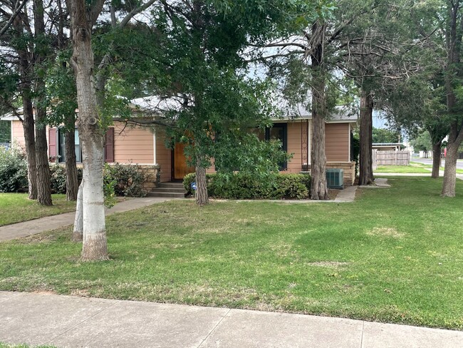 2623 31st St in Lubbock, TX - Building Photo - Building Photo