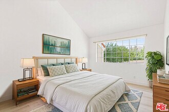 4240 Lost Hills Rd in Calabasas, CA - Building Photo - Building Photo