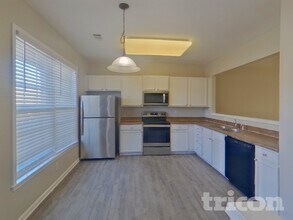 3038 Deerborne Ct in Atlanta, GA - Building Photo - Building Photo