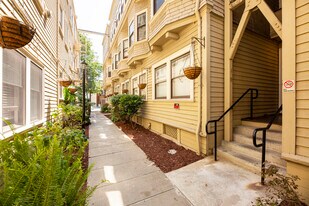 Vue De Lac Apartments in Oakland, CA - Building Photo