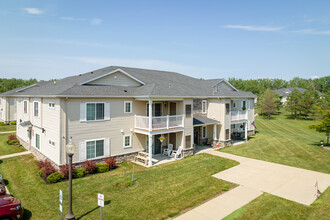 Bridgeview Commons in West Seneca, NY - Foto de edificio - Building Photo