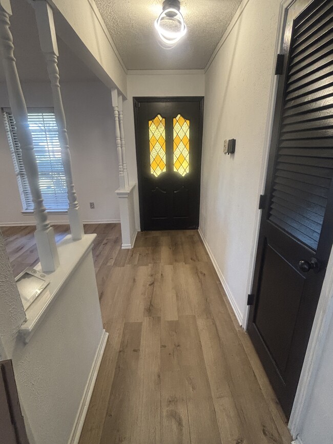 310 Meadowlark Ln in Duncanville, TX - Foto de edificio - Building Photo