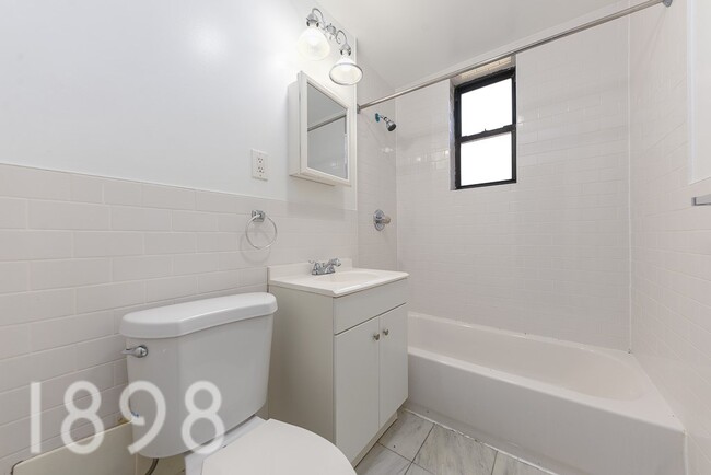 35-65 86th Street in Flushing, NY - Building Photo - Interior Photo