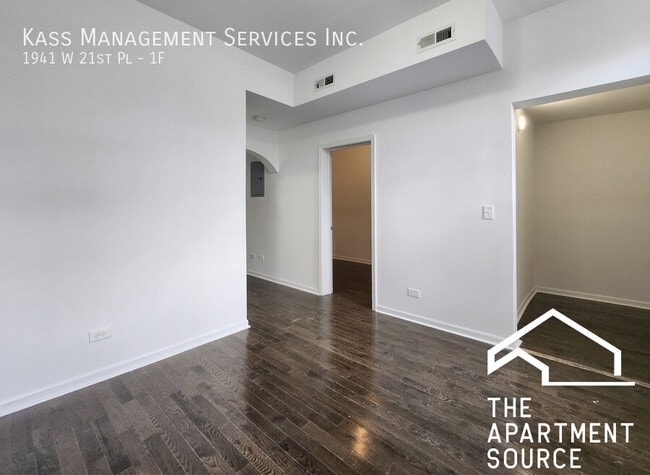 1943 W 21st Pl, Unit 1R in Chicago, IL - Foto de edificio - Building Photo
