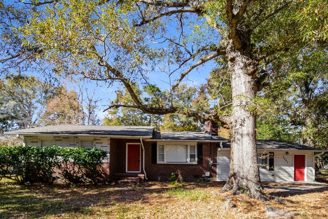 7031 N Kenwood Dr