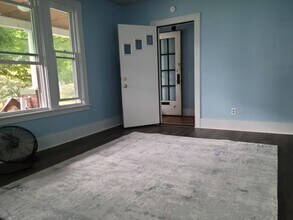 12 Lyon Pl, Unit 1st Floor in Utica, NY - Foto de edificio - Building Photo