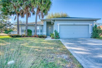 9371 Lake Abby Ln in Bonita Springs, FL - Building Photo - Building Photo