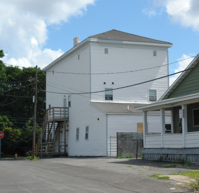 1221 N State in Syracuse, NY - Building Photo - Building Photo