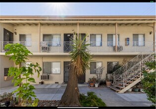 6107 Tujunga Ave in Los Angeles, CA - Building Photo - Building Photo
