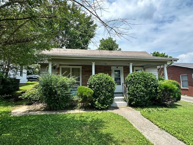 property at 206 W 12th St