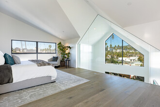 Gardenhouse Beverly Hills in Beverly Hills, CA - Foto de edificio - Interior Photo