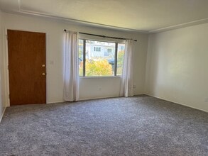 7135 Mohawk St in San Diego, CA - Building Photo - Building Photo