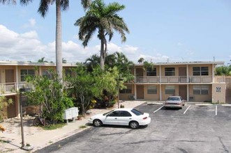 Varnel Apartments in Lake Worth, FL - Building Photo - Building Photo