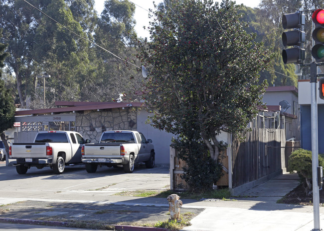 3400 High St in Oakland, CA - Building Photo - Building Photo