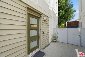 5911 Saturn St in Los Angeles, CA - Building Photo - Building Photo