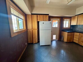2108 Cedar St in La Grande, OR - Building Photo - Building Photo