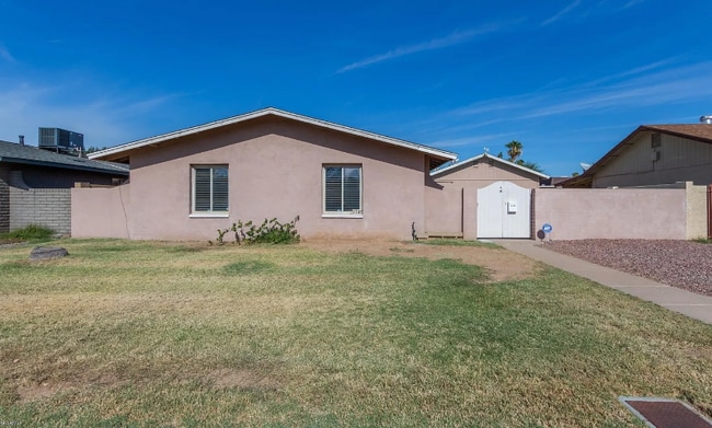 property at 2348 W Laurel Ln