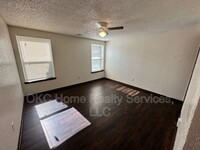 265 Windsor Way in Midwest City, OK - Building Photo - Building Photo