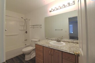 6809 W Kennewick Ave in Kennewick, WA - Building Photo - Building Photo