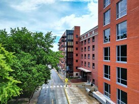 1200 E Walnut St, Unit 302 in Columbia, MO - Building Photo