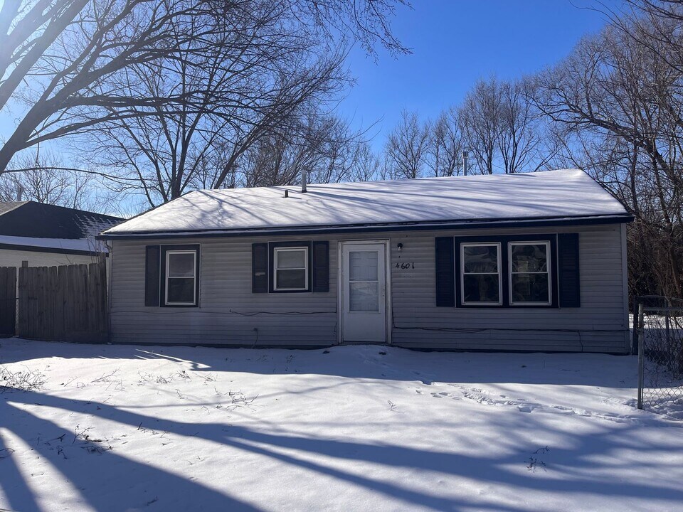 4601 S Brookhaven St in Wichita, KS - Building Photo