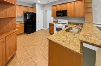 5570 Prosperity View Dr in Charlotte, NC - Building Photo - Building Photo