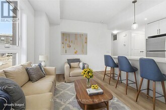 70 Kenesky Dr in Hamilton, ON - Building Photo - Building Photo