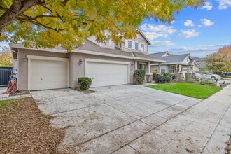 3169 Brickfield Ave in Tulare, CA - Building Photo - Building Photo