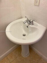 700 SW 5th Ct in Hallandale Beach, FL - Building Photo - Building Photo