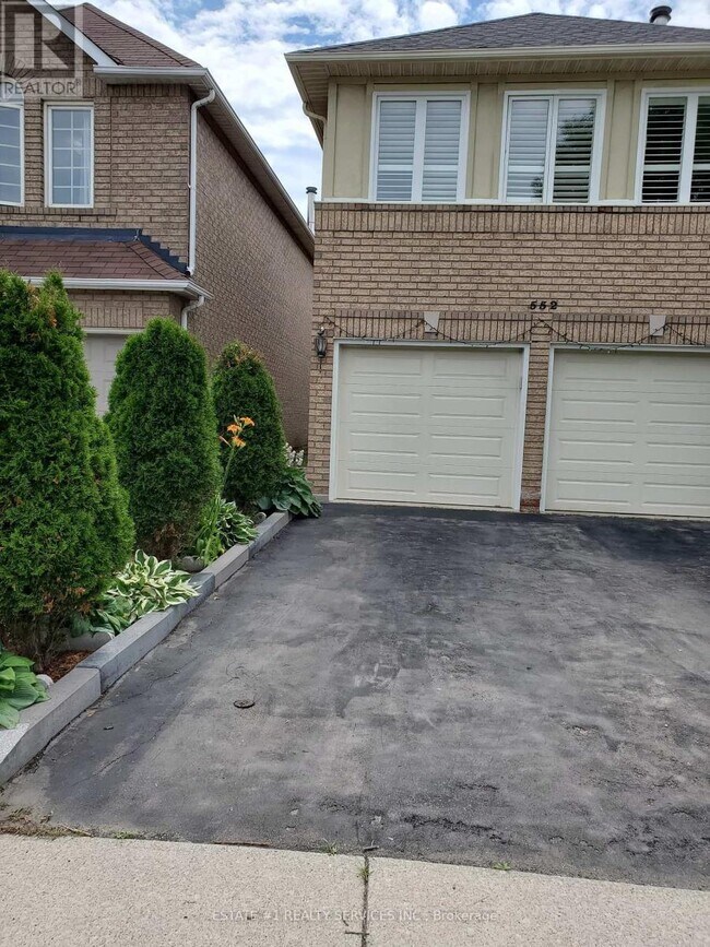552 Ravenstone Ct in Mississauga, ON - Building Photo - Building Photo
