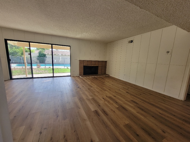 13550 Leadwell St in Los Angeles, CA - Building Photo - Building Photo