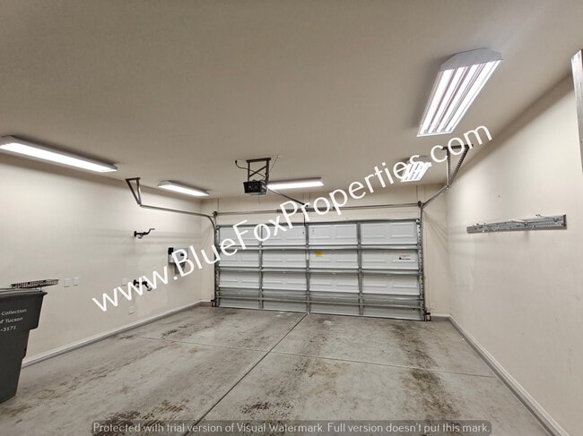 11007 E White Sage Dr in Tucson, AZ - Building Photo - Building Photo