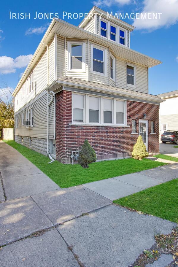 property at 2518 Delaware Ave