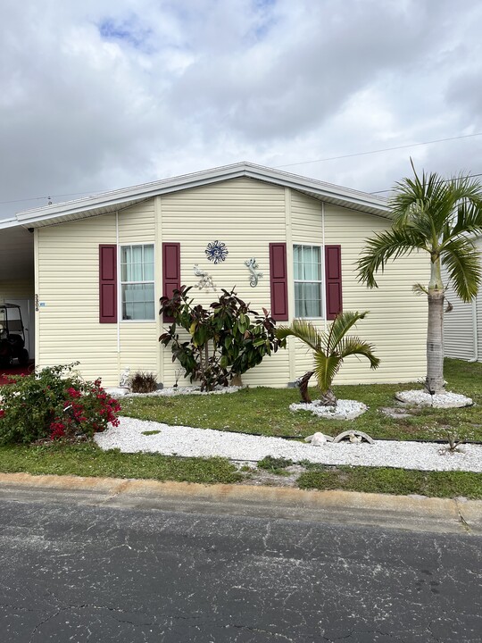 3306 Eileen Dr in Ellenton, FL - Building Photo