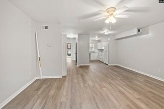 275 Wynn Way in Columbia, SC - Building Photo - Building Photo