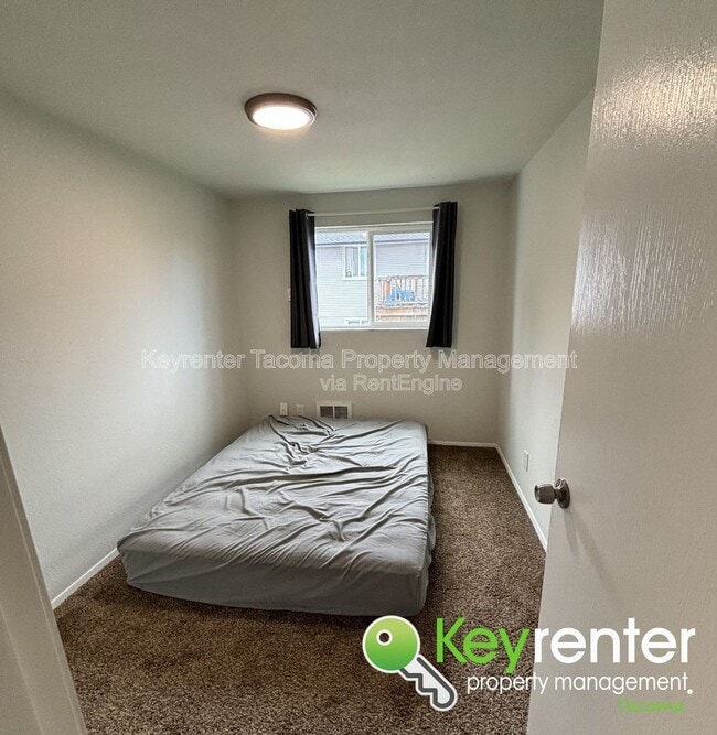 1302 E 40th St in Tacoma, WA - Building Photo - Building Photo