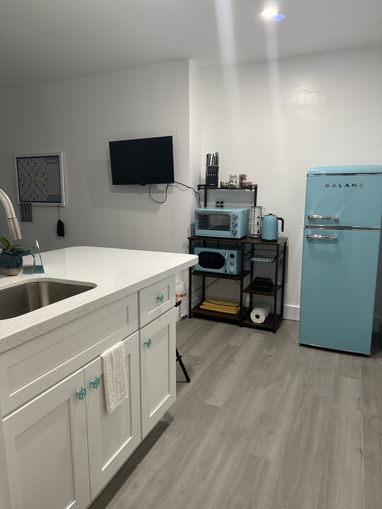 3663 NW 16th Ter, Unit Newly Renovated in Miami, FL - Foto de edificio