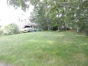 301 W Yarmouth Rd, Unit A in West Yarmouth, MA - Foto de edificio - Building Photo
