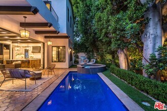 820 N Vista St in Los Angeles, CA - Building Photo - Building Photo